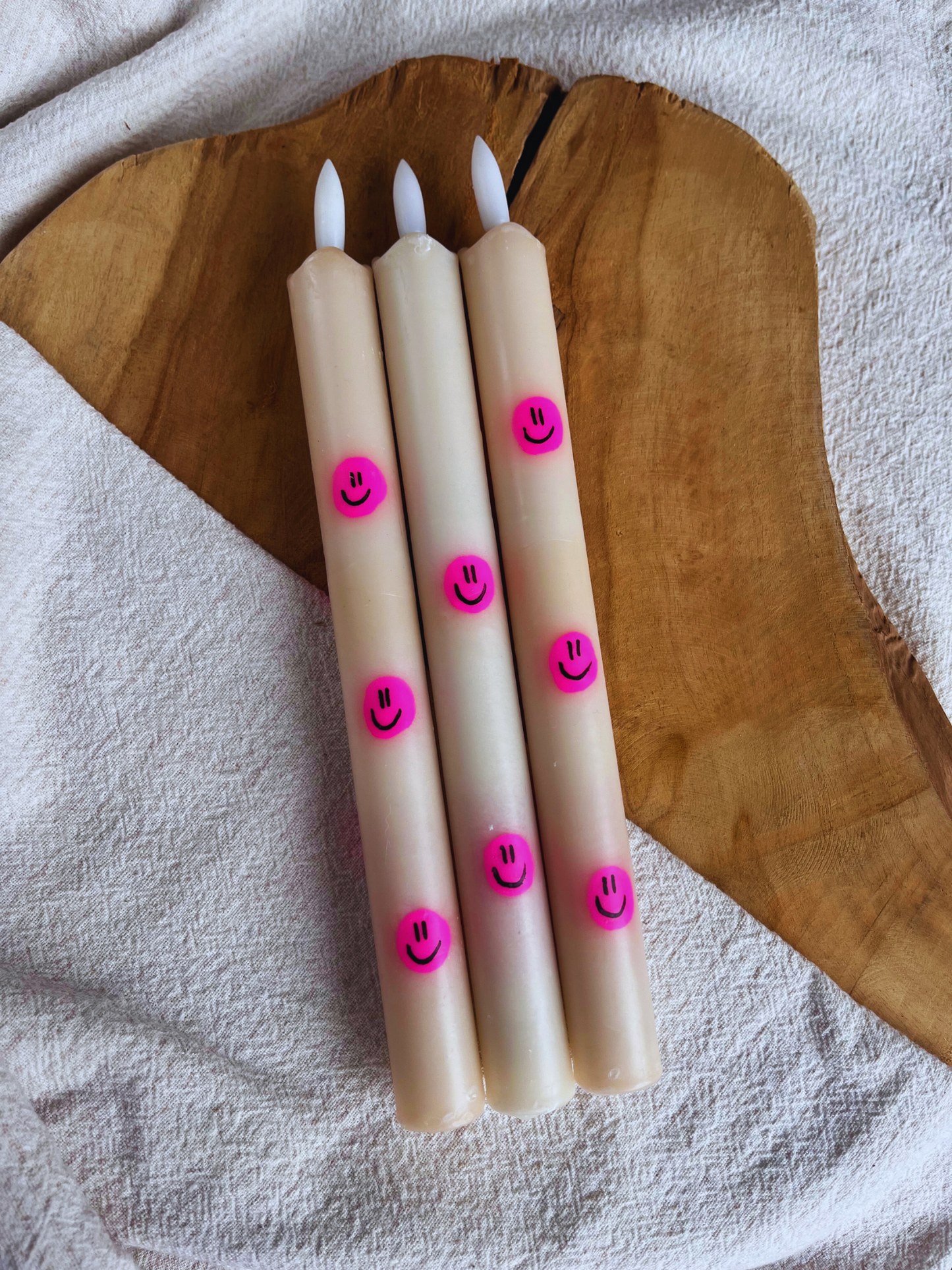 Led Dinerkaars Smiley Neon Roze