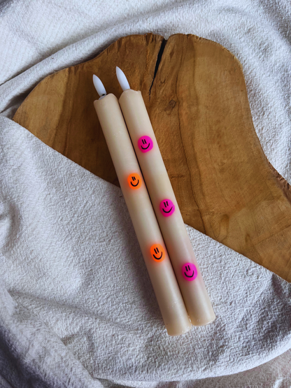 LED Dinner Candle Smiley Neon Pink