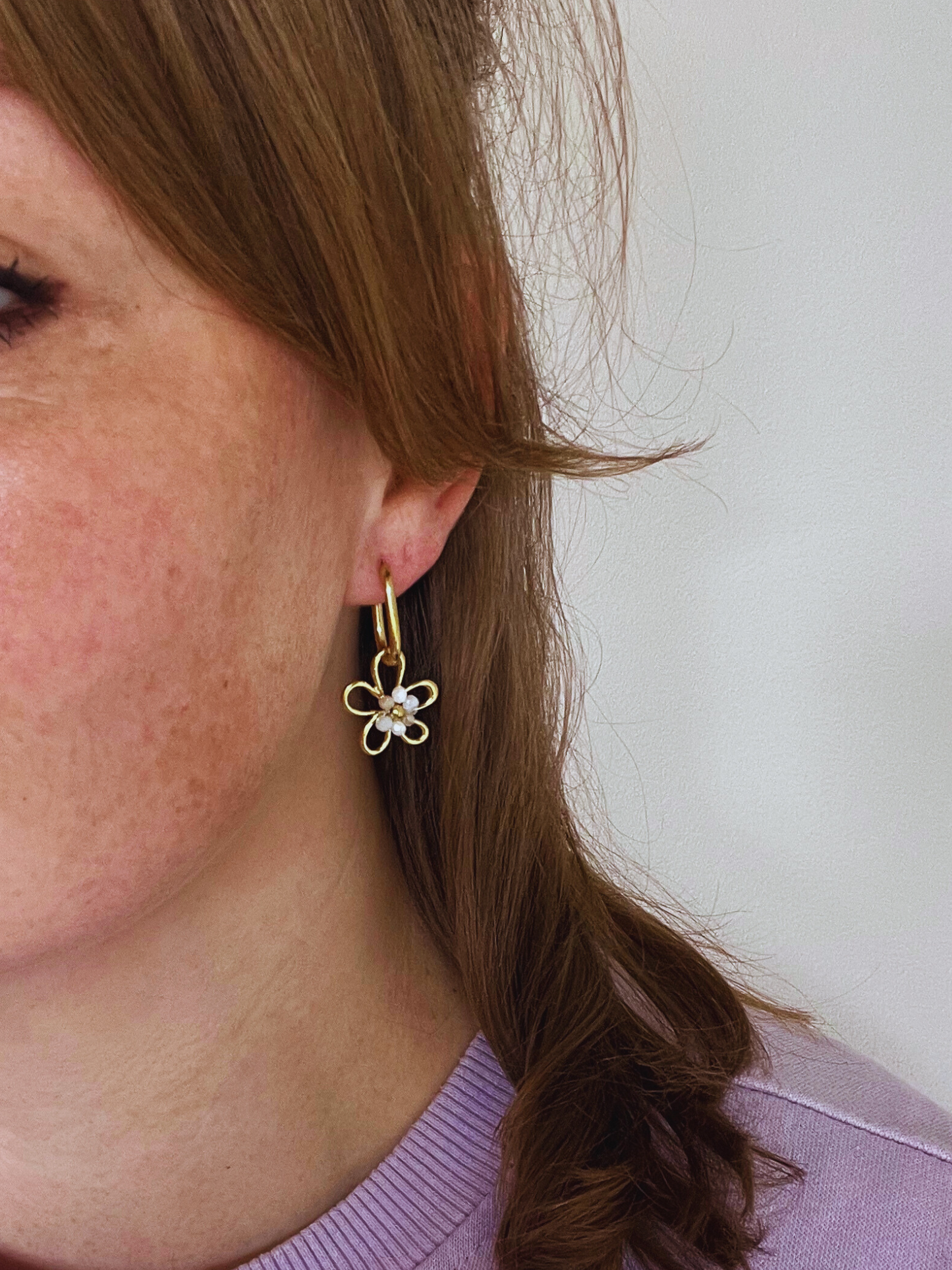 Earrings Flower Beige